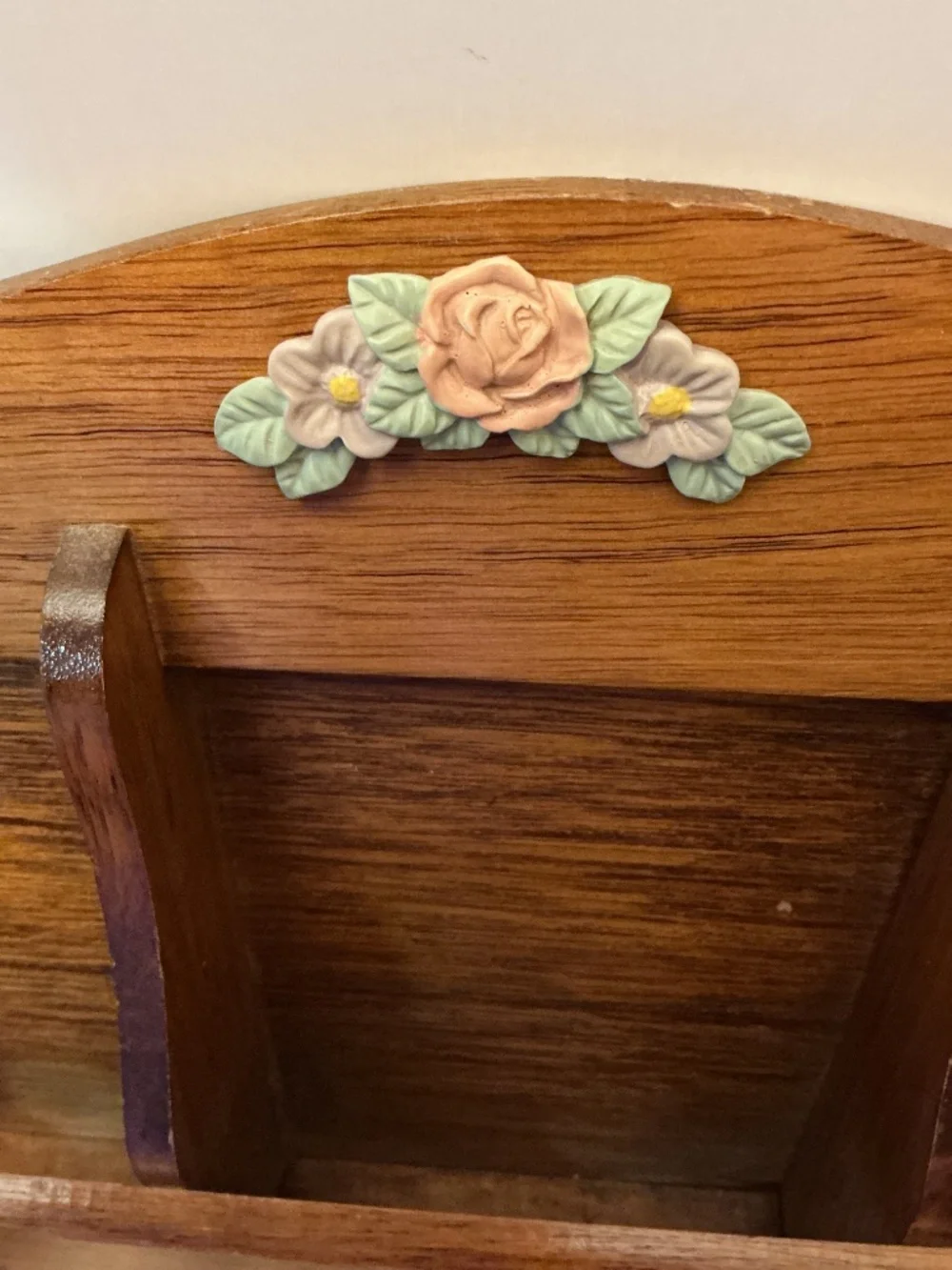 Vintage Wooden Heart Design Letter/Mail Holder Organizer Rare